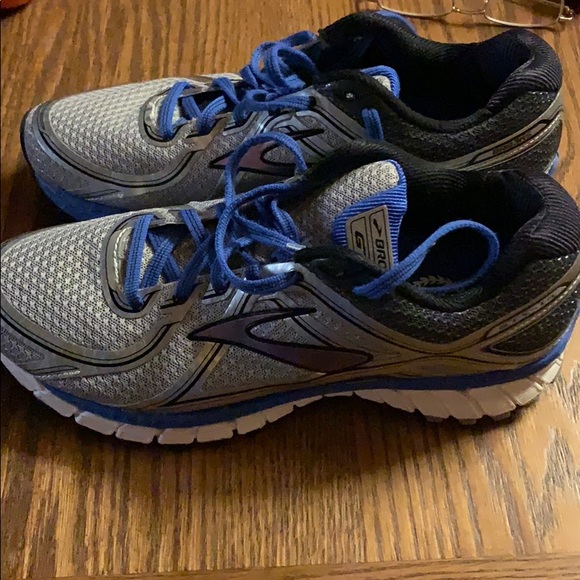 brooks dyad 6 mens silver